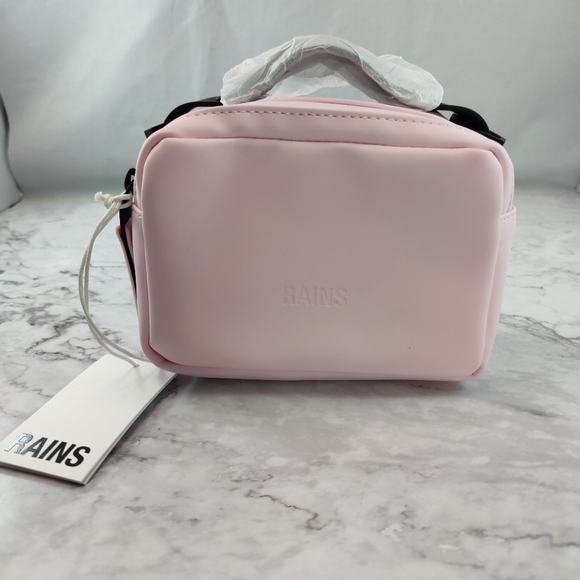 RAINS Micro Waterproof Crossbody Bag - Candy Pink Color MSRP $95 NWT - Picture 4 of 9